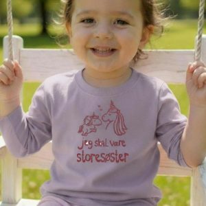 Jeg Skal Være Storesøster T-Shirt L/S, Lavender Med Lilla Krystalina Tryk - Jeg skal være storesøster T-Shirt - Legekammeraten.dk - Legekammeraten.dk